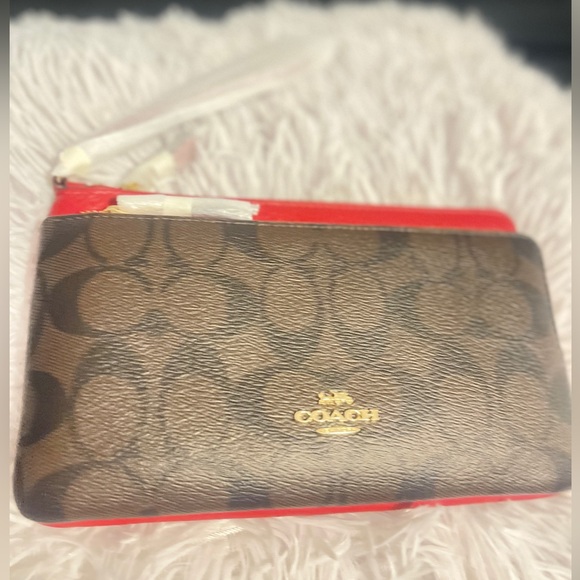 Brand New Coach Double Zip Wallet Size: 7.75 x 5 x 1.25 inches.  $100 $178 - Picture 2 of 5